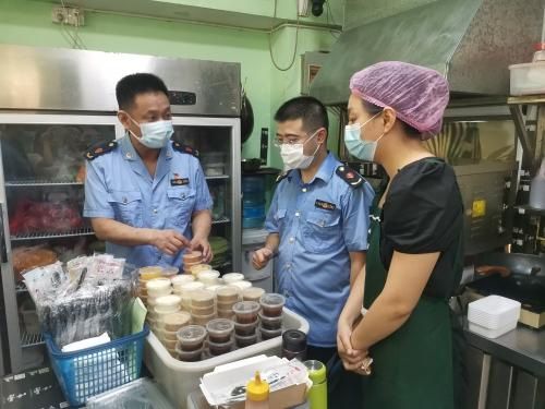 全力织密网络餐饮服务食品安全网